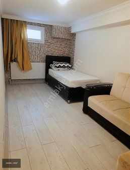 Urla Zeytinalanında Ted Kolajı Yakını Eşyalı Kiralık 2+1 Daire