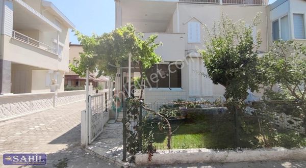 Kuşadası Davutlar Sahilinde Satılık 3+1 Yazlık Villa