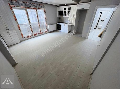 Küçükyalı Çamlık'ta Katta Marmaray'a Yürüme Mesafesi 0 Daire 2+1