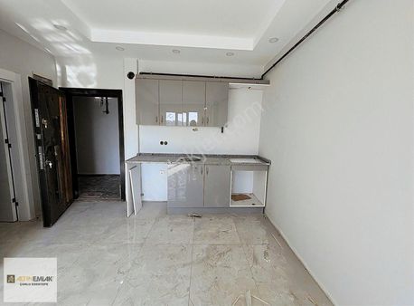 Şeyhsinan'da Ali Osman Çelebi Bulvarı Üzeri Satılık 1+1 Daire