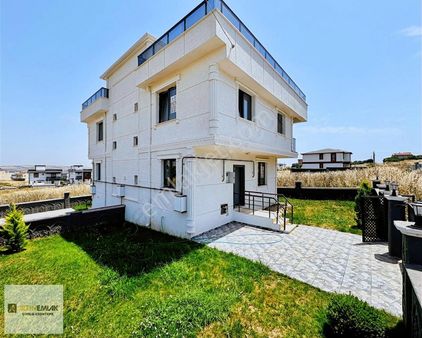 Çorlu Yenice Mahallesinde Deniz Manzaralı Lüks Villa!