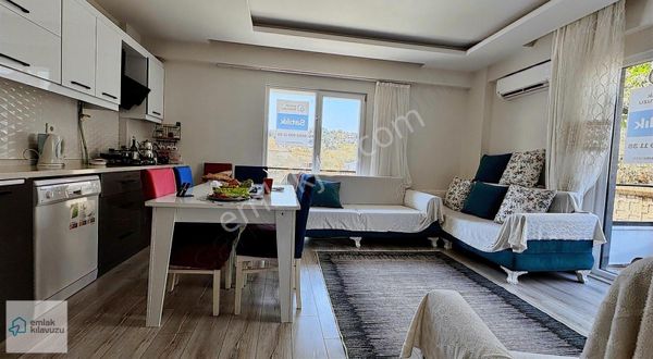 Aynı Bina Karşılıklı İki Daire Satılıktır