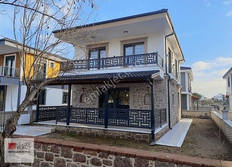 Rw Nefes'ten Altınova'da Müstakil Bahçeli 4+1 Taş Villa