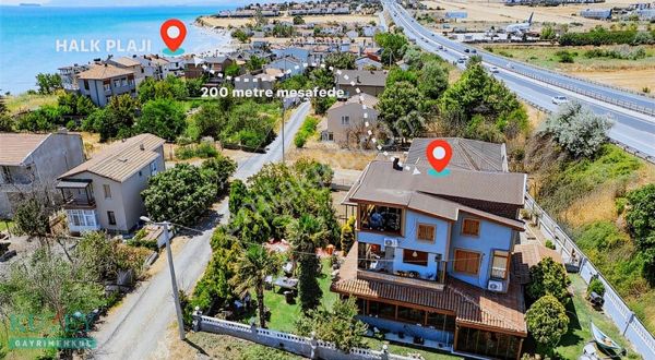 Satılık Geniş Bahçeli Tripleks Villa