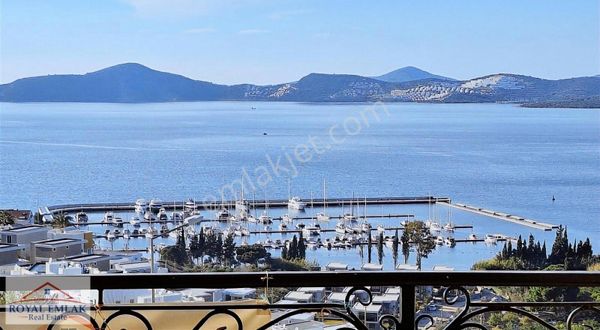 Muğla Güllük Site İçerisinde Deniz Manzaralı Satılık Yazlık