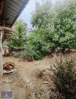 Burdur Merkez Hacılar Köyü 945 M2 Bahçeli Satılık Müstakil Ev