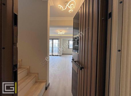 Şehir Merkezinde 2+1 Çatı Dubleks Sıfır Asansörlü Satılık Daire