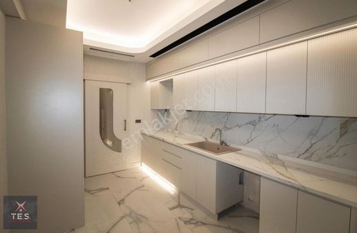 T.e.s'den Cadde Üzeri Sosyal Donatılara Yakın Ultralux Daire !