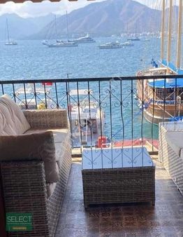 Kale İçinde Deniz Manzaralı Yatırımlık 2 Daireden Oluşan Bina