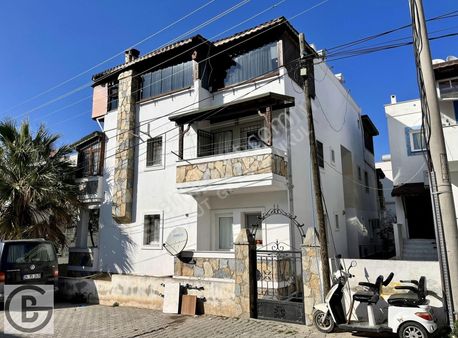 *2 Adet Daire *2 Ayrı Girişli *2+1 Ve 1+1 (deniz Manzaralı)