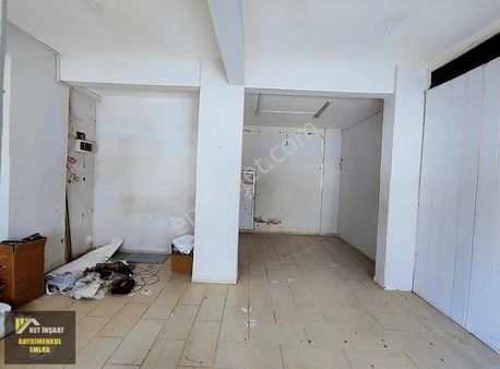 Ket Emlaktan Kaymakamlığa Ve Pazar Yerine Yakın Kiralık Dükkan