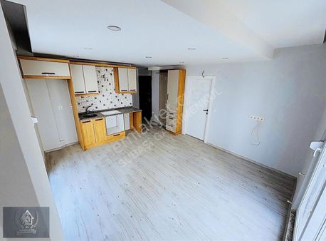 Karşıyaka'da Katta Asansörlü Sıfır İskanlı Dogalgazlı 1+1 Daire