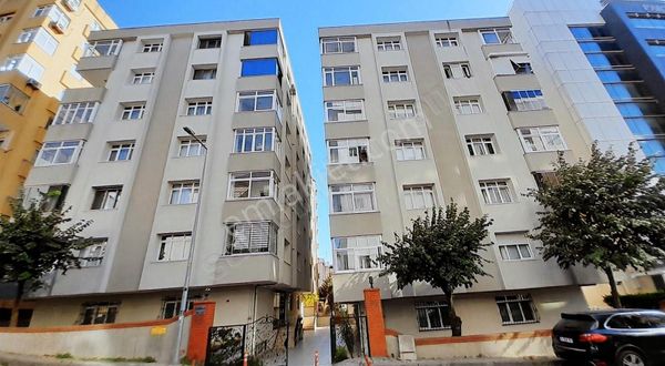 Ataşehir Yenişehir Mh. Yenilenmiş Çok Ferah K.otoparklı Ara Kat