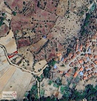 Truva Gayrimenkul Den 358m2 İçinde 45 Ağaç Var Etrafı Çevrili