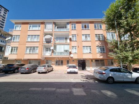 Aşağı Eğlence'de 3+1 Üst Kat Salon Bağımsz Güney Cephe Yapılı 1balkonlu