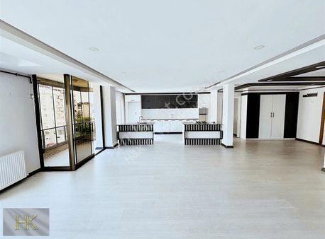 Molla Yusuf'ta Havuzlu Site İçerisinde 2+1 135m2 Satılık Daire