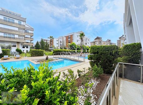 Uncalı'da Lüks Sitede ''villa Tadında'' 4+1 Bahçe Dubleks Daire