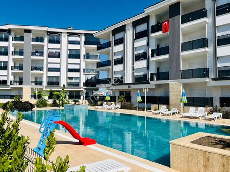 Yüzme Havuzlu, Güvenlikli Site İçinde Arakat Ebeveyn Banyolu 3+1