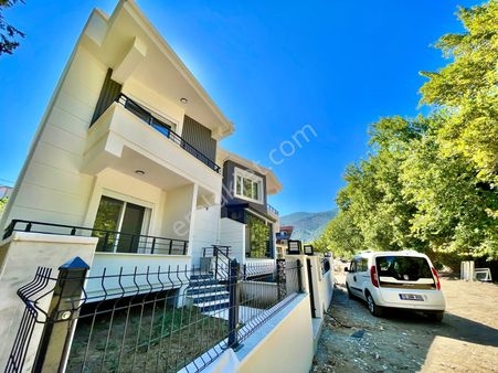 Berkay Demirel'den Güre De Bahçe Konseptli Sıfır 1+1 Daire