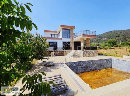 Limopol'den İncirköyde Müstakil Kiralık Villa