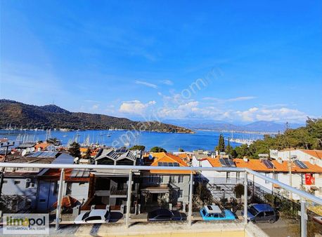 Limopol'den Karagözler'de Deniz Manzaralı Eşyalı Dubleks Daire