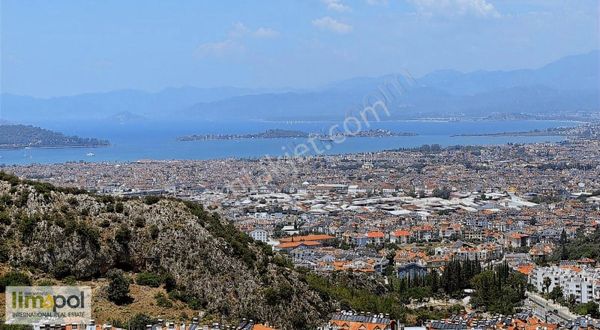 Limopol'den Deniz Manzaralı 2+1 Dubleks Daire