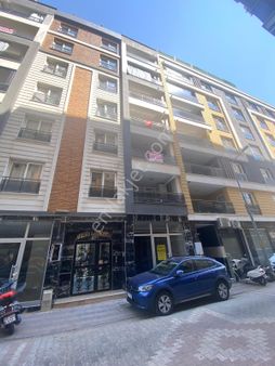 İncirliova’da Şehrin Tam Merkezinde 3+1 Sıfır Daire