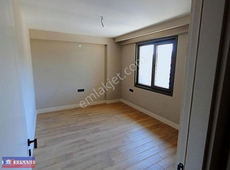 Efsane Emlak'tan Satılık 3+1 Daire