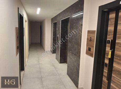 Geniş Cadde Üzerinde Kapalı Mutfak 2+1 Daire