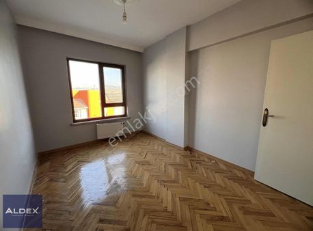 Çankaya Birlik 450. Cadde Üzerinde 140 M2 Satılık 4. Kat 4+1
