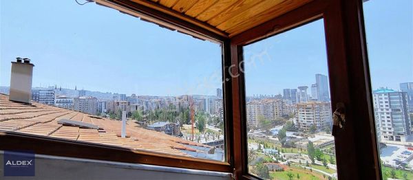 Aşağı Öveçler'de Ferah,geniş Manzaralı 8+1ssatılık Dublex