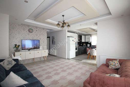 Retro’dan Marinaya Yürüyüş Mesafesinde Site İçi 3+1