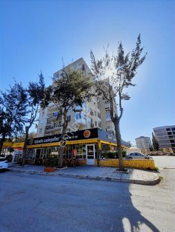 Bayraklı Mansuroğlunda Ön Cephe Ana Cadde Takasa Açık 3+1 Daire