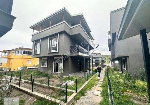 İzmir Seferihisar Doğanbeyde 3+1 Satılık Villa Şömineli Geniş Yazlık