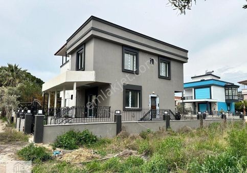 Seferihisar Doğanbey Cumhuriyette 3+1 Satılık Müstakil Villa Denize Yakın 750 Metre