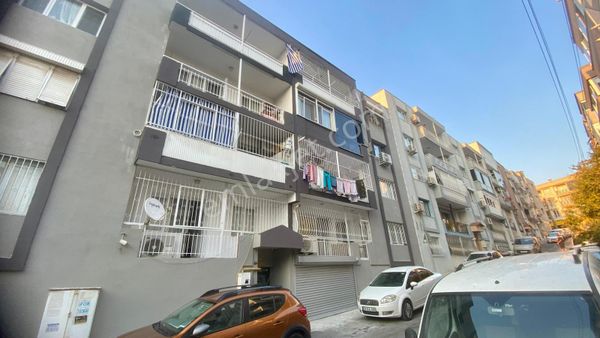 Karabağlar 3+1 Ebeveyn Banyolu Ara Kat Açık Mutfak