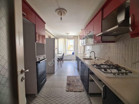 Ayvalı'da Park & Cadde Yakını 2-banyo 2- Balkonlu 165m² / 4+1