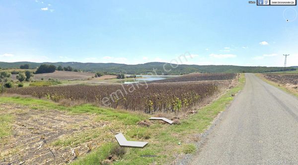 Hasanpınarda Asfalt Cephe Göl Manzaralı Satılık Yer