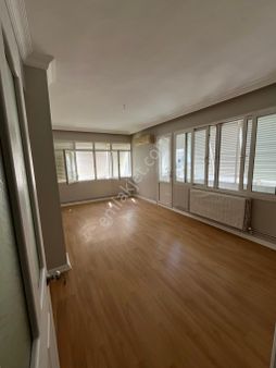 Ogün'den Güzelyalı Merkezde Arakat Dogalgazlı Yapılı Satılık Köşe Daire