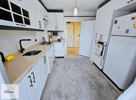 Güler Emlak'dan !! Cadde Üzeri** Ön Cephe** Full Yapılı** 3+1**