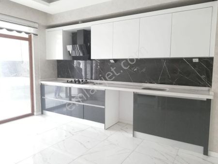 Emrah Çiftci'den Meram Çeçenistan Cad.yanı Asr-ı Meram Sit.satılık 4+1 Lüks Daire