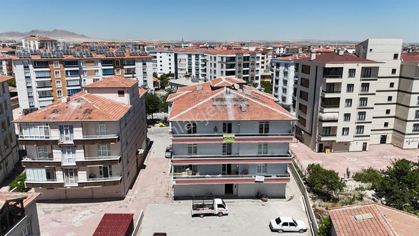 Karapınar Emlak'tan Cadde Üzerinde Satılık 165 M2 Daire