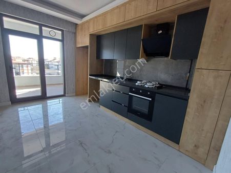 Emrah Çiftci'den Selçuklu Selahaddin Eyyubi Mah.ahmet Yesevi Cad. Yanı Satılık 3+1 Daire