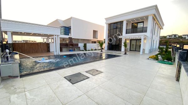 Didimde Akıllı Sistemli Ultra Lüx 526 M2 Arsa İçinde 4+1 Ayrı Mutfaklı Ve Havuzlu Müstakil Villa