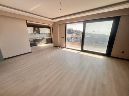 Kuşadası Kadınlar Denizinde Deniz Manzaralı Daire