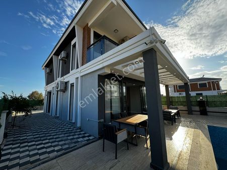 Efeler'de Tam Müstakil Full Eşyalı, Havuzlu Villa
