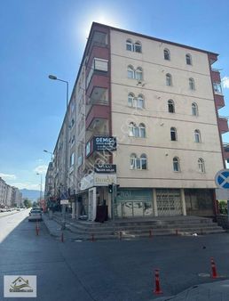 Önder Mülk Ofisinden Adliye'nin Yanı Başında Tabela Değeri Olan