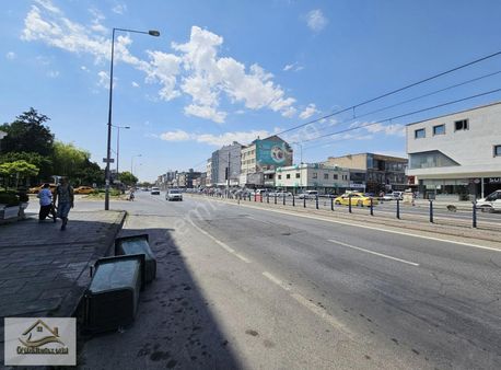 Önder Mülk Ofisinden Tranvay Durağı Önünde Çarşı Merkeze Yakın