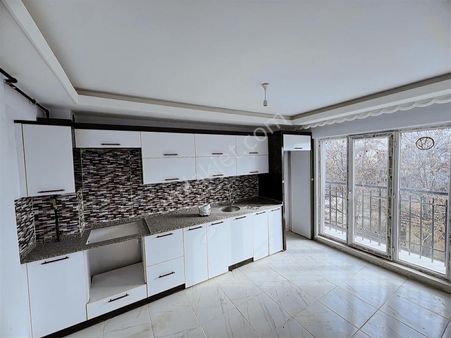 Etiler Mahallesin De Yola Cepheli Sıfır Ara Kat Satılık Daire