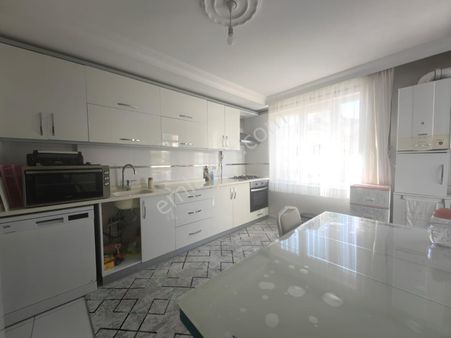 Elfi Den Bahçelievler Mahallesinde Satılık 3+1 Daire